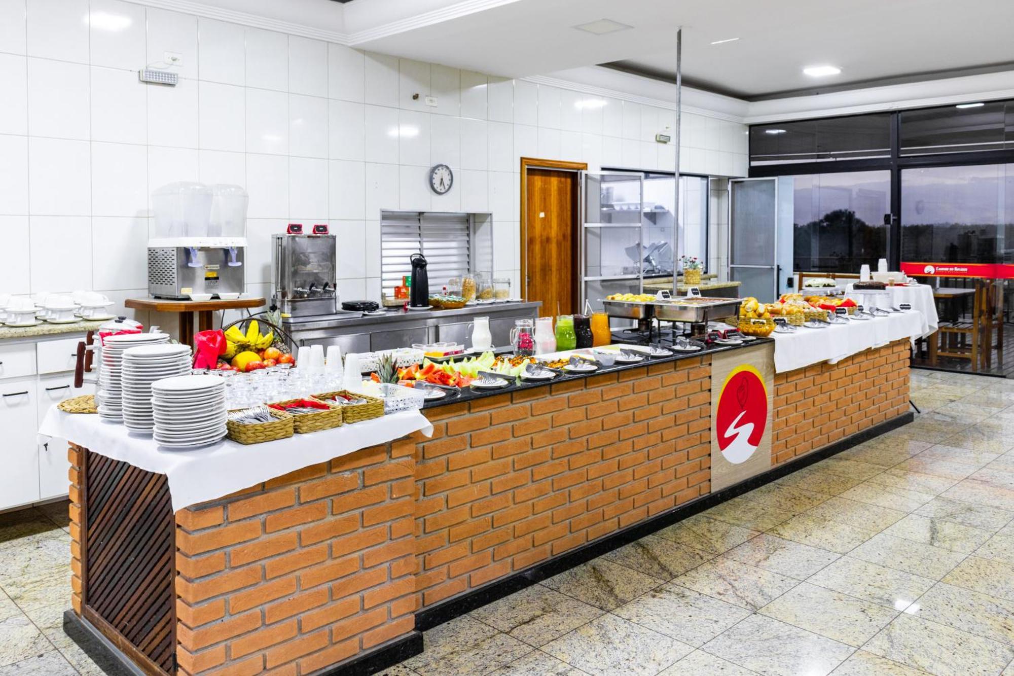 Hotel Caminho Do Rosario อาปาเรซีดา ภายนอก รูปภาพ